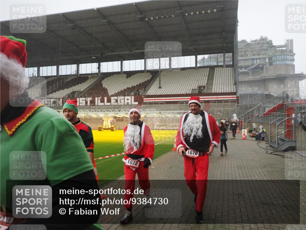 07.12.2025 - St. Pauli X-Mass-Run No. 15 Fabian Wolf http://msf.ph/oto/9384730 07.12.2025 10:12:31 Ziel 1070, 1072, 1074, 1077, 2758, 2760, 2770, 3585 meine-sportfotos.de
