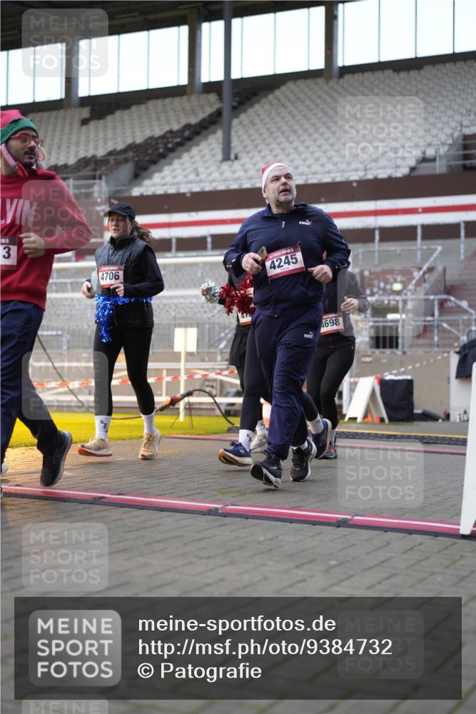 07.12.2025 - St. Pauli X-Mass-Run No. 15 Patografie http://msf.ph/oto/9384732 07.12.2025 10:28:09 Ziel 1507, 1742, 1745, 2526, 2723, 3395, 3412, 3413, 3472, 3727, 3729, 3730, 3879, 3881, 3883, 4064, 4065, 4159, 4160, 4189, 4245, 4344, 4376, 4380, 4697, 4698, 4700, 4701, 4702, 4704, 4706, 4707, 4708, 4710 meine-sportfotos.de