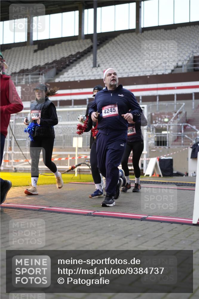 07.12.2025 - St. Pauli X-Mass-Run No. 15 Patografie http://msf.ph/oto/9384737 07.12.2025 10:28:09 Ziel 1507, 1742, 1745, 2526, 2723, 3395, 3412, 3413, 3472, 3727, 3729, 3730, 3879, 3881, 3883, 4064, 4065, 4159, 4160, 4189, 4245, 4344, 4376, 4380, 4697, 4698, 4700, 4701, 4702, 4704, 4706, 4707, 4708, 4710 meine-sportfotos.de