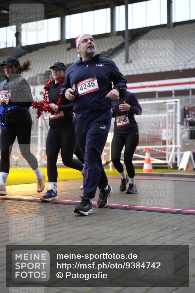 07.12.2025 - St. Pauli X-Mass-Run No. 15 Patografie http://msf.ph/oto/9384742 07.12.2025 10:28:10 Ziel 1507, 1742, 1745, 2526, 2723, 3395, 3412, 3413, 3454, 3472, 3727, 3729, 3730, 3879, 3881, 3883, 4064, 4065, 4159, 4160, 4189, 4245, 4344, 4376, 4380, 4697, 4698, 4700, 4701, 4702, 4704, 4706, 4707, 4708, 4710 meine-sportfotos.de