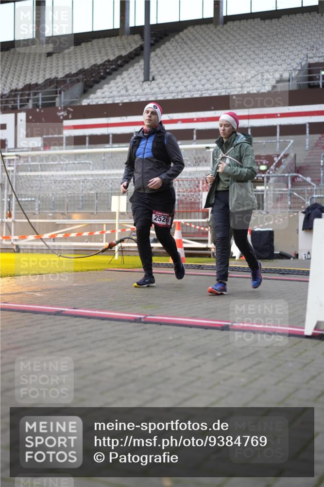 07.12.2025 - St. Pauli X-Mass-Run No. 15 Patografie http://msf.ph/oto/9384769 07.12.2025 10:28:14 Ziel 1507, 2526, 2723, 3395, 3412, 3413, 3454, 3472, 3727, 3729, 3730, 4064, 4159, 4160, 4245, 4344, 4376, 4380, 4697, 4698, 4700, 4701, 4702, 4704, 4706, 4707, 4708, 4710 meine-sportfotos.de