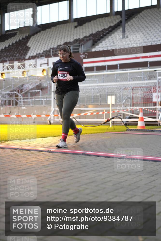 07.12.2025 - St. Pauli X-Mass-Run No. 15 Patografie http://msf.ph/oto/9384787 07.12.2025 10:28:16 Ziel 1507, 2526, 2723, 3395, 3413, 3454, 3472, 3727, 3729, 4159, 4160, 4245, 4355, 4376, 4380, 4388, 4697, 4698, 4701, 4702, 4704, 4706, 4707 meine-sportfotos.de