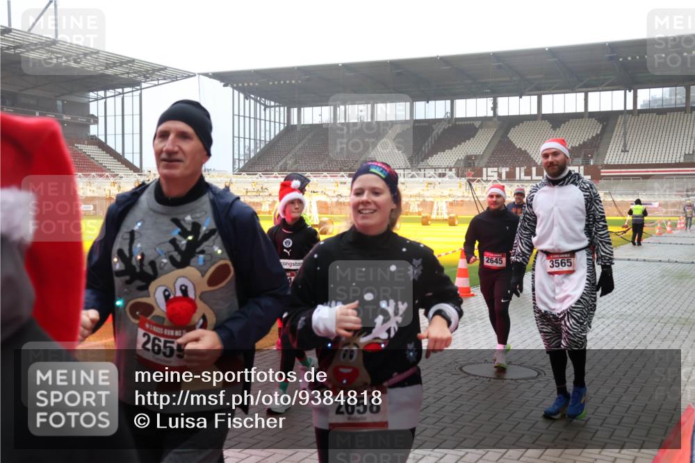 07.12.2025 - St. Pauli X-Mass-Run No. 15 Luisa Fischer http://msf.ph/oto/9384818 07.12.2025 10:16:17 Ziel 2645, 3565, 265, 2658, 2545, 2546, 2641, 2645, 2652, 2658, 2659, 2745, 3053, 4455, 4494 meine-sportfotos.de