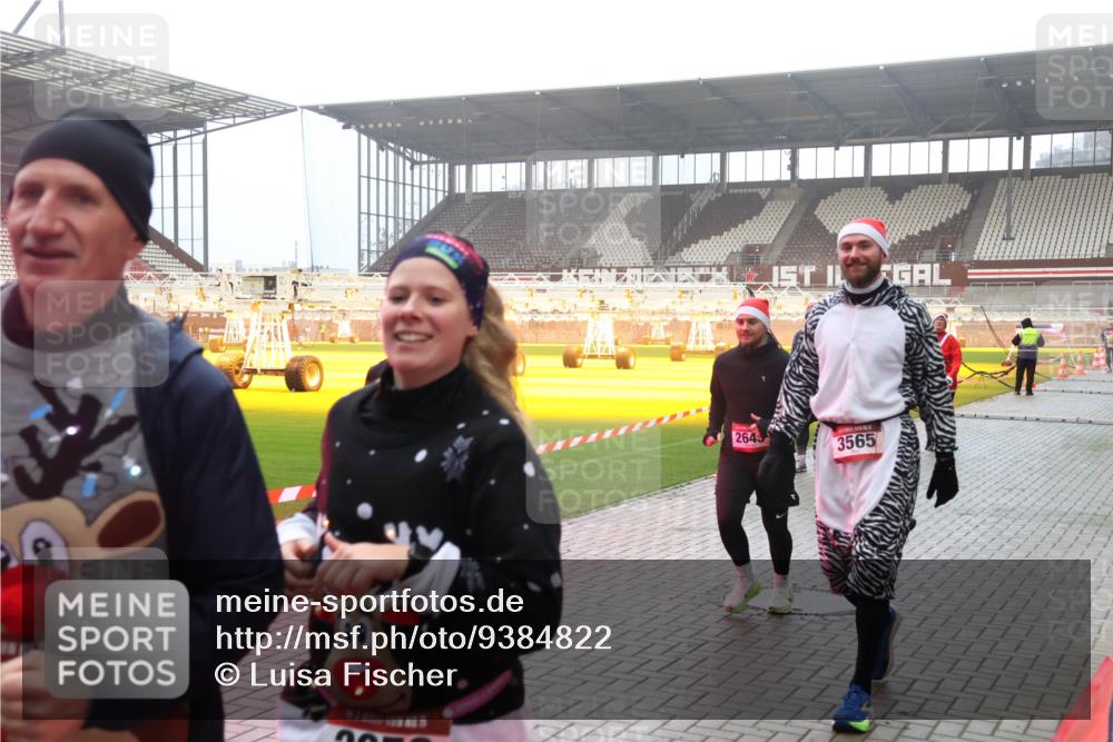 07.12.2025 - St. Pauli X-Mass-Run No. 15 Luisa Fischer http://msf.ph/oto/9384822 07.12.2025 10:16:18 Ziel 264, 3565, 2545, 2546, 2641, 2645, 2652, 2658, 2659, 2745, 3053, 4455 meine-sportfotos.de