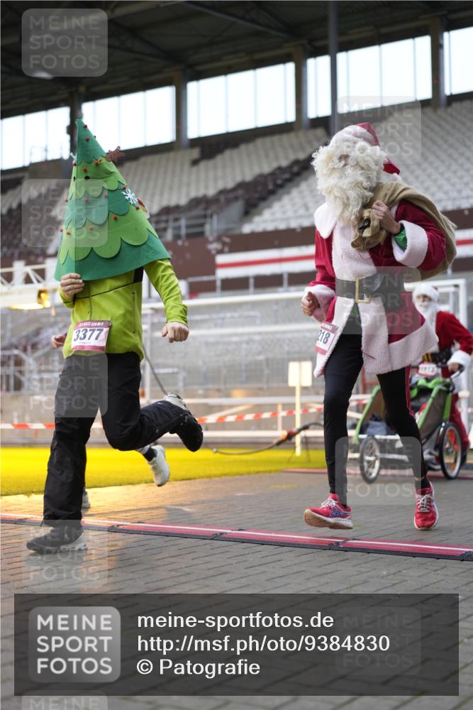 07.12.2025 - St. Pauli X-Mass-Run No. 15 Patografie http://msf.ph/oto/9384830 07.12.2025 10:28:27 Ziel 412, 2526, 2723, 2912, 2913, 3209, 3218, 3377, 3454, 3472, 4037, 4250, 4355, 4388 meine-sportfotos.de