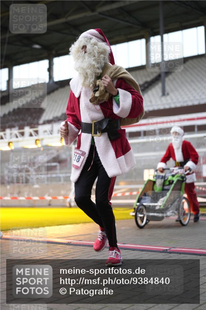 07.12.2025 - St. Pauli X-Mass-Run No. 15 Patografie http://msf.ph/oto/9384840 07.12.2025 10:28:27 Ziel 412, 2526, 2723, 2912, 2913, 3209, 3218, 3377, 3454, 3472, 4037, 4250, 4355, 4388 meine-sportfotos.de