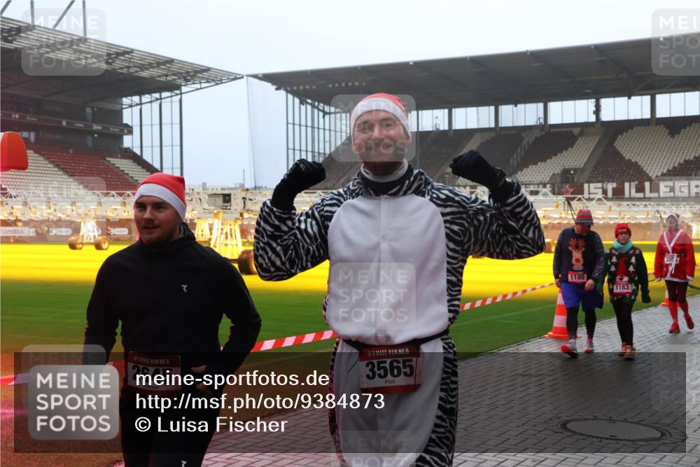 07.12.2025 - St. Pauli X-Mass-Run No. 15 Luisa Fischer http://msf.ph/oto/9384873 07.12.2025 10:16:20 Ziel 15, 2645, 15, 3565, 1180, 1183, 305, 394, 2545, 2546, 2641, 2645, 2652, 2658, 2659, 2745, 3053, 4455 meine-sportfotos.de