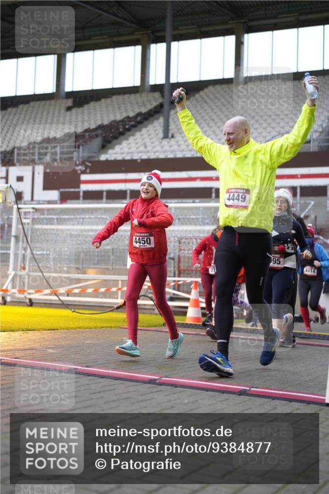 07.12.2025 - St. Pauli X-Mass-Run No. 15 Patografie http://msf.ph/oto/9384877 07.12.2025 10:28:41 Ziel 1095, 1566, 2046, 2051, 2397, 2912, 2913, 3209, 3218, 3377, 4414, 4446, 4449, 4450, 4543, 4544 meine-sportfotos.de