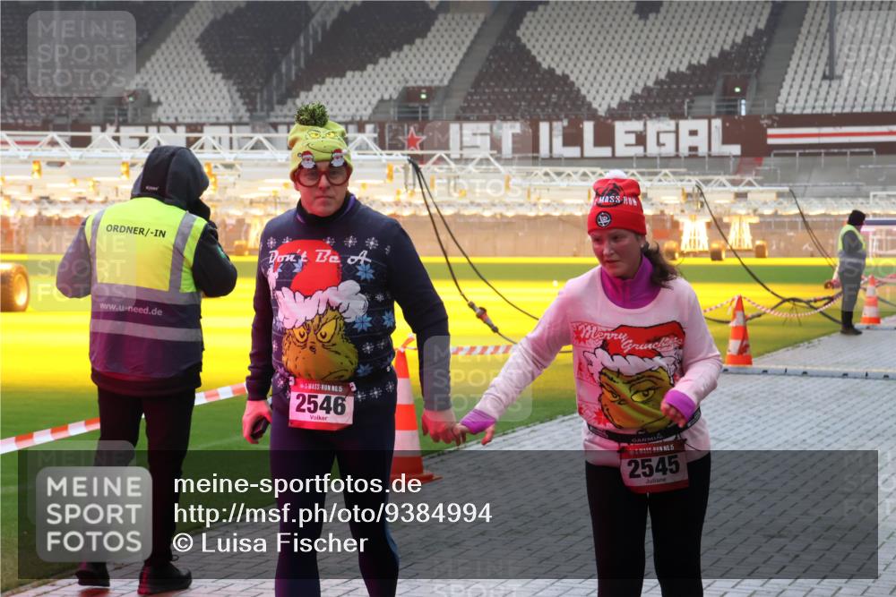07.12.2025 - St. Pauli X-Mass-Run No. 15 Luisa Fischer http://msf.ph/oto/9384994 07.12.2025 10:16:40 Ziel 15, 2546, 15, 2545, 394, 1328, 2545, 2546, 2743, 4362, 4510 meine-sportfotos.de