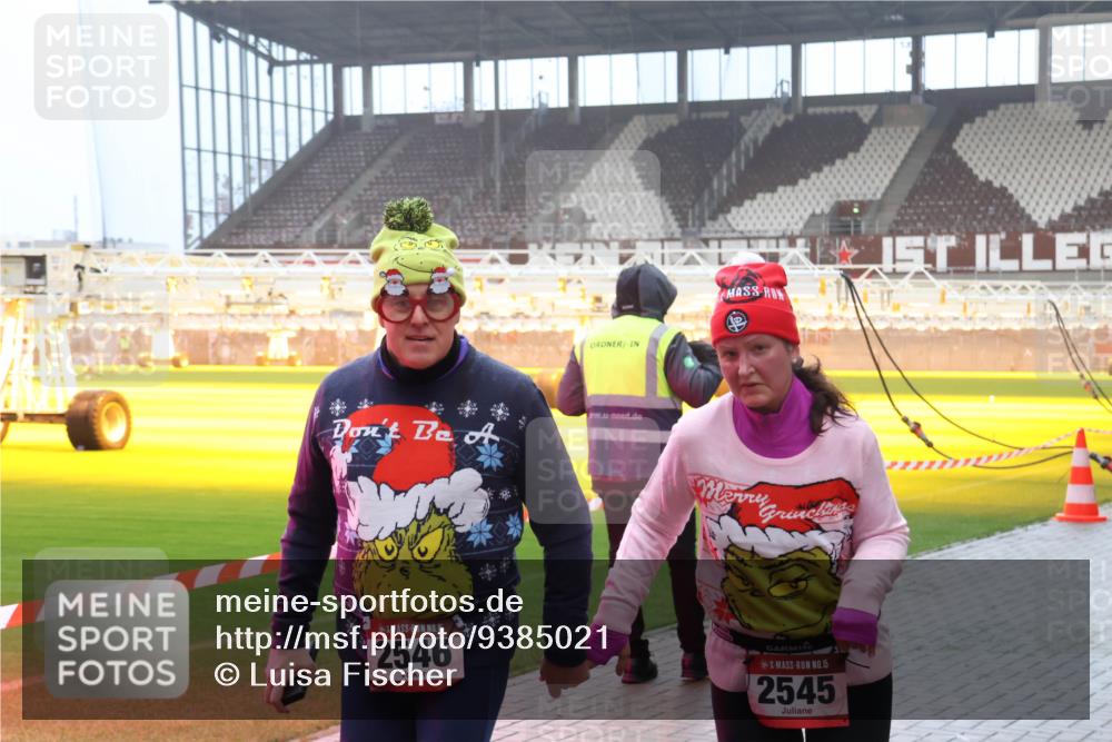 07.12.2025 - St. Pauli X-Mass-Run No. 15 Luisa Fischer http://msf.ph/oto/9385021 07.12.2025 10:16:42 Ziel 15, 2546, 15, 2545, 394, 1328, 2545, 2546, 2743, 4362, 4363, 4510 meine-sportfotos.de