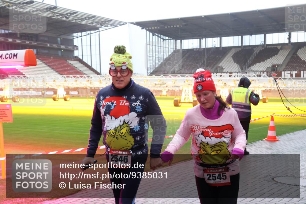 07.12.2025 - St. Pauli X-Mass-Run No. 15 Luisa Fischer http://msf.ph/oto/9385031 07.12.2025 10:16:42 Ziel 15, 2546, 15, 2545, 394, 1328, 2545, 2546, 2743, 4362, 4363, 4510 meine-sportfotos.de