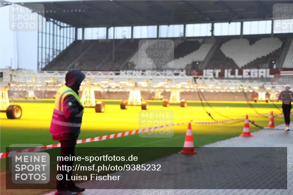 07.12.2025 - St. Pauli X-Mass-Run No. 15 Luisa Fischer http://msf.ph/oto/9385232 07.12.2025 10:17:03 Ziel 1, 394, 1328, 1620, 1989, 1997, 2185, 2266, 2743, 3633, 4356, 4359, 4362, 4363, 4510, 4769 meine-sportfotos.de