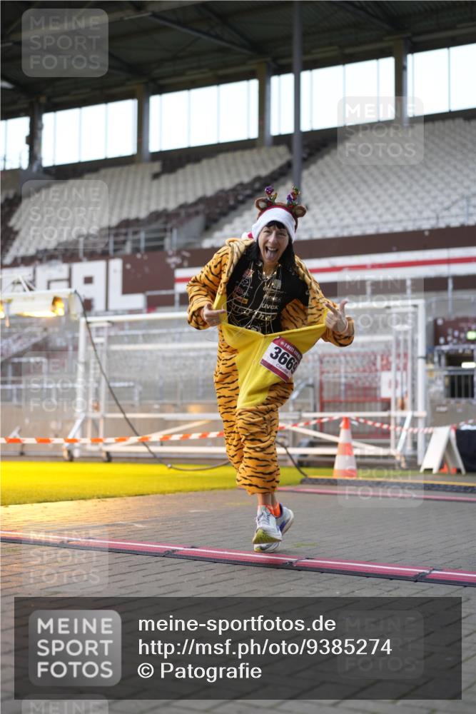 07.12.2025 - St. Pauli X-Mass-Run No. 15 Patografie http://msf.ph/oto/9385274 07.12.2025 10:28:52 Ziel 1095, 1308, 1330, 1566, 2046, 2051, 2397, 3669, 4073, 4265, 4291, 4414, 4446, 4449, 4450, 4543, 4544 meine-sportfotos.de