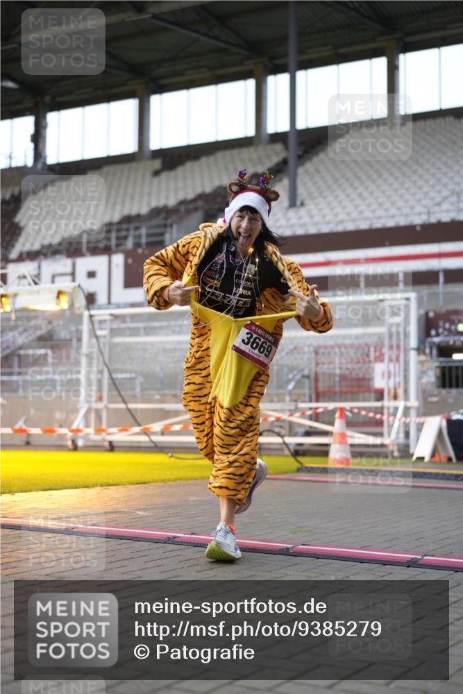 07.12.2025 - St. Pauli X-Mass-Run No. 15 Patografie http://msf.ph/oto/9385279 07.12.2025 10:28:52 Ziel 1095, 1308, 1330, 1566, 2046, 2051, 2397, 3669, 4073, 4265, 4291, 4414, 4446, 4449, 4450, 4543, 4544 meine-sportfotos.de