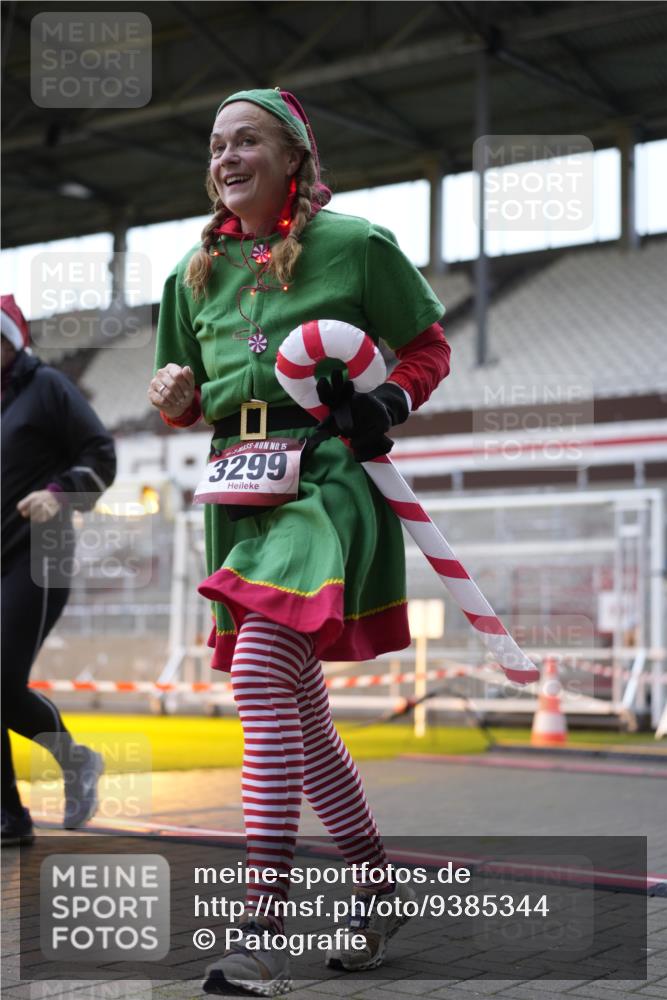 07.12.2025 - St. Pauli X-Mass-Run No. 15 Patografie http://msf.ph/oto/9385344 07.12.2025 10:29:06 Ziel 161, 165, 2874, 3299, 3669, 3938, 3942, 4073 meine-sportfotos.de