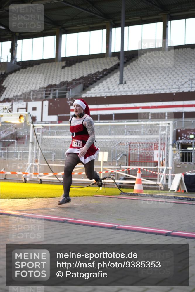 07.12.2025 - St. Pauli X-Mass-Run No. 15 Patografie http://msf.ph/oto/9385353 07.12.2025 10:29:12 Ziel 161, 165, 1548, 1550, 1677, 1842, 2874, 3115, 3299, 3470, 3938, 3942 meine-sportfotos.de