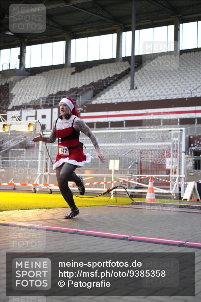 07.12.2025 - St. Pauli X-Mass-Run No. 15 Patografie http://msf.ph/oto/9385358 07.12.2025 10:29:12 Ziel 161, 165, 1548, 1550, 1677, 1842, 2874, 3115, 3299, 3470, 3938, 3942 meine-sportfotos.de