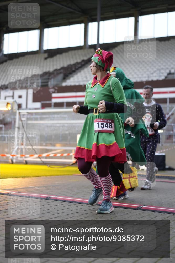 07.12.2025 - St. Pauli X-Mass-Run No. 15 Patografie http://msf.ph/oto/9385372 07.12.2025 10:29:15 Ziel 161, 165, 450, 1548, 1550, 1677, 1842, 3115, 3299, 3470, 3938, 3942 meine-sportfotos.de