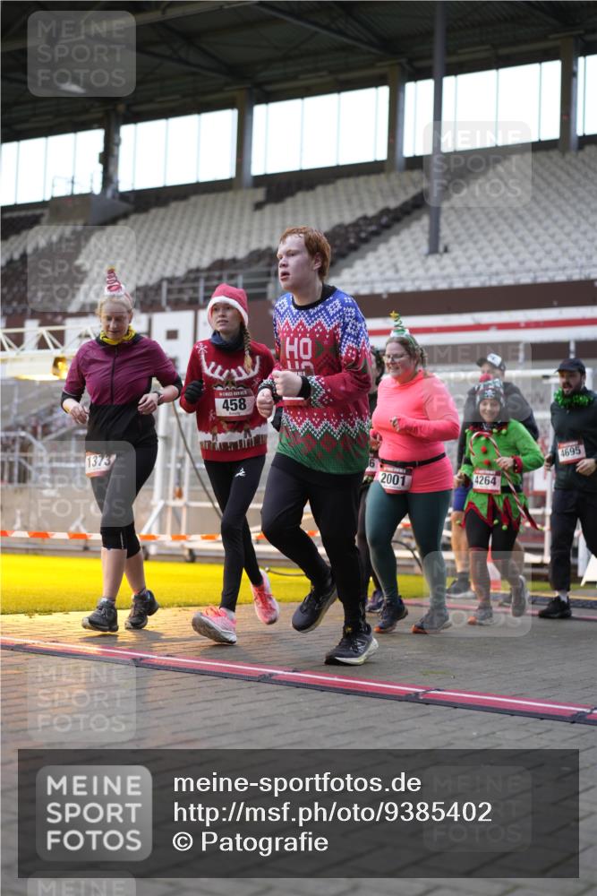 07.12.2025 - St. Pauli X-Mass-Run No. 15 Patografie http://msf.ph/oto/9385402 07.12.2025 10:29:21 Ziel 450, 458, 1039, 1373, 1548, 1550, 1677, 1842, 2001, 3080, 3115, 3470, 4007, 4009, 4264, 4266, 4293, 4296, 4440, 4531, 4695 meine-sportfotos.de