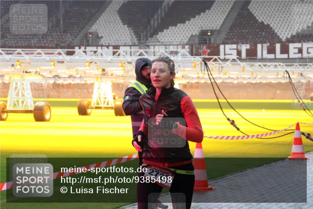 07.12.2025 - St. Pauli X-Mass-Run No. 15 Luisa Fischer http://msf.ph/oto/9385498 07.12.2025 10:17:51 Ziel 15, 2725, 257, 268, 1161, 1162, 1762, 2688, 2694, 2725, 2952, 3229, 3522, 3874, 3987, 4114, 4127, 4339, 4764 meine-sportfotos.de