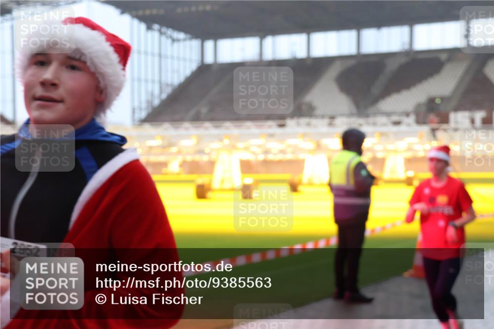 07.12.2025 - St. Pauli X-Mass-Run No. 15 Luisa Fischer http://msf.ph/oto/9385563 07.12.2025 10:17:56 Ziel 2952, 257, 268, 1161, 1162, 1762, 1963, 2663, 2688, 2725, 2952, 3229, 3522, 3804, 3874, 3987, 4114, 4127, 4339, 4764 meine-sportfotos.de