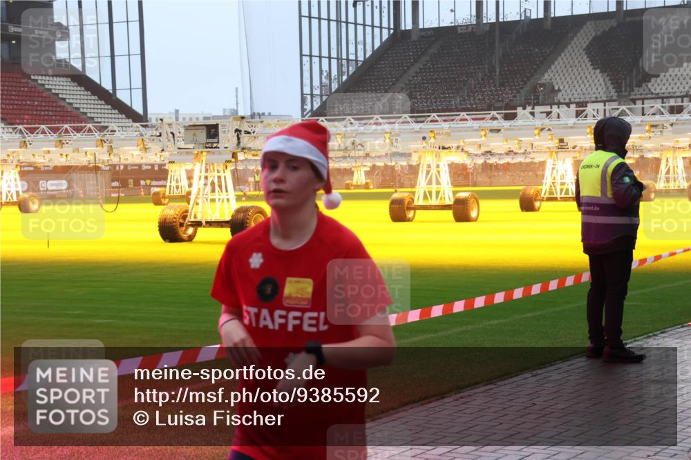 07.12.2025 - St. Pauli X-Mass-Run No. 15 Luisa Fischer http://msf.ph/oto/9385592 07.12.2025 10:17:58 Ziel 3, 257, 268, 1161, 1162, 1963, 2663, 2688, 2725, 2952, 3229, 3522, 3804, 3874, 3987, 4114, 4127, 4227, 4339, 4764 meine-sportfotos.de