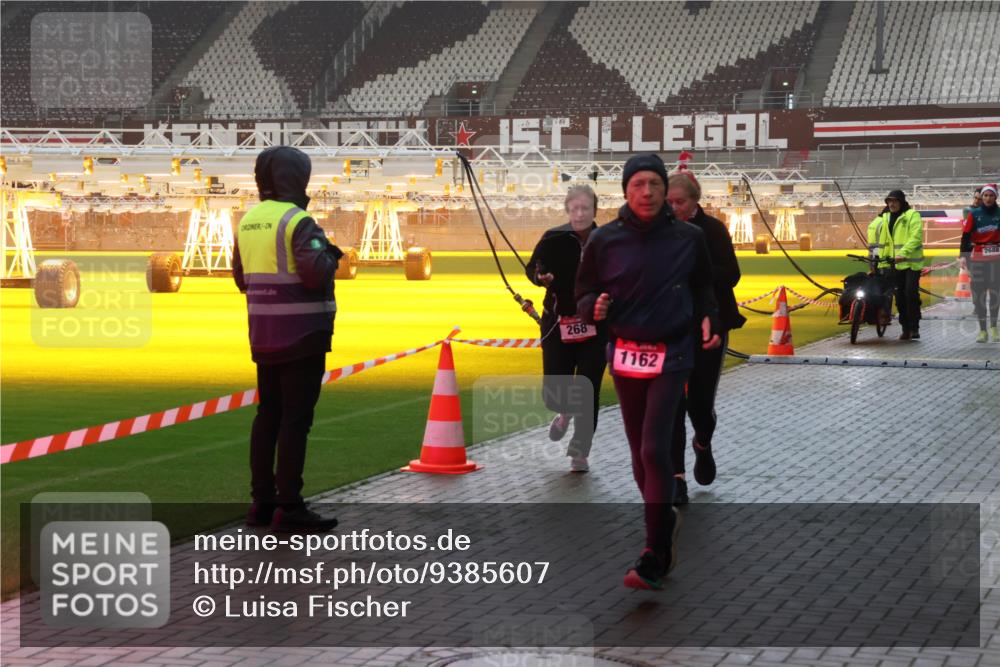 07.12.2025 - St. Pauli X-Mass-Run No. 15 Luisa Fischer http://msf.ph/oto/9385607 07.12.2025 10:18:01 Ziel 268, 1162, 2688, 257, 268, 1161, 1162, 1963, 2663, 2688, 2725, 2952, 3229, 3522, 3804, 3874, 4114, 4127, 4227, 4339, 4764 meine-sportfotos.de