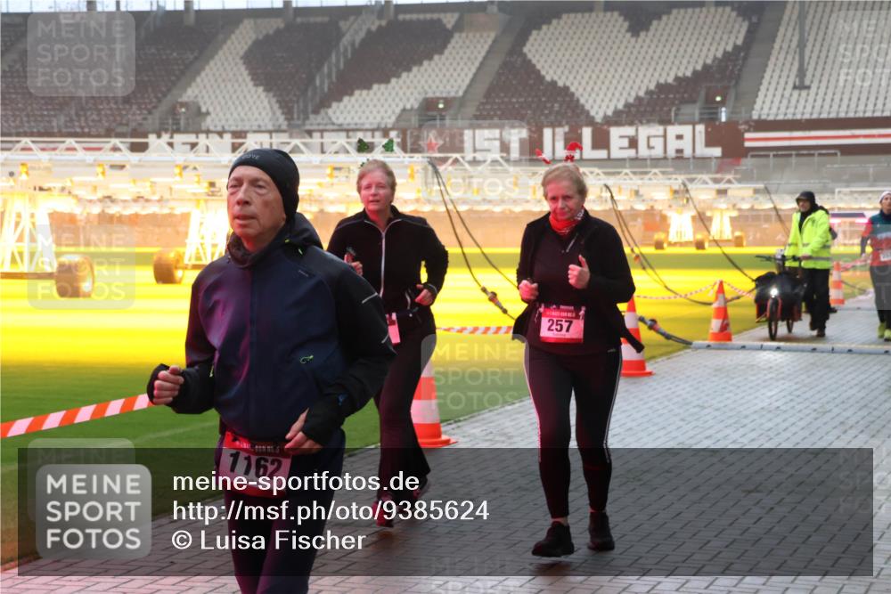 07.12.2025 - St. Pauli X-Mass-Run No. 15 Luisa Fischer http://msf.ph/oto/9385624 07.12.2025 10:18:02 Ziel 1162, 257, 257, 268, 1161, 1162, 1963, 2663, 2688, 2725, 2952, 3522, 3804, 3874, 4114, 4127, 4227, 4339, 4764 meine-sportfotos.de