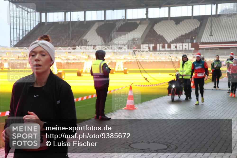 07.12.2025 - St. Pauli X-Mass-Run No. 15 Luisa Fischer http://msf.ph/oto/9385672 07.12.2025 10:18:09 Ziel 1963, 257, 268, 1161, 1162, 1963, 2663, 2688, 2725, 2952, 3804, 4114, 4127, 4227, 4339, 4764 meine-sportfotos.de