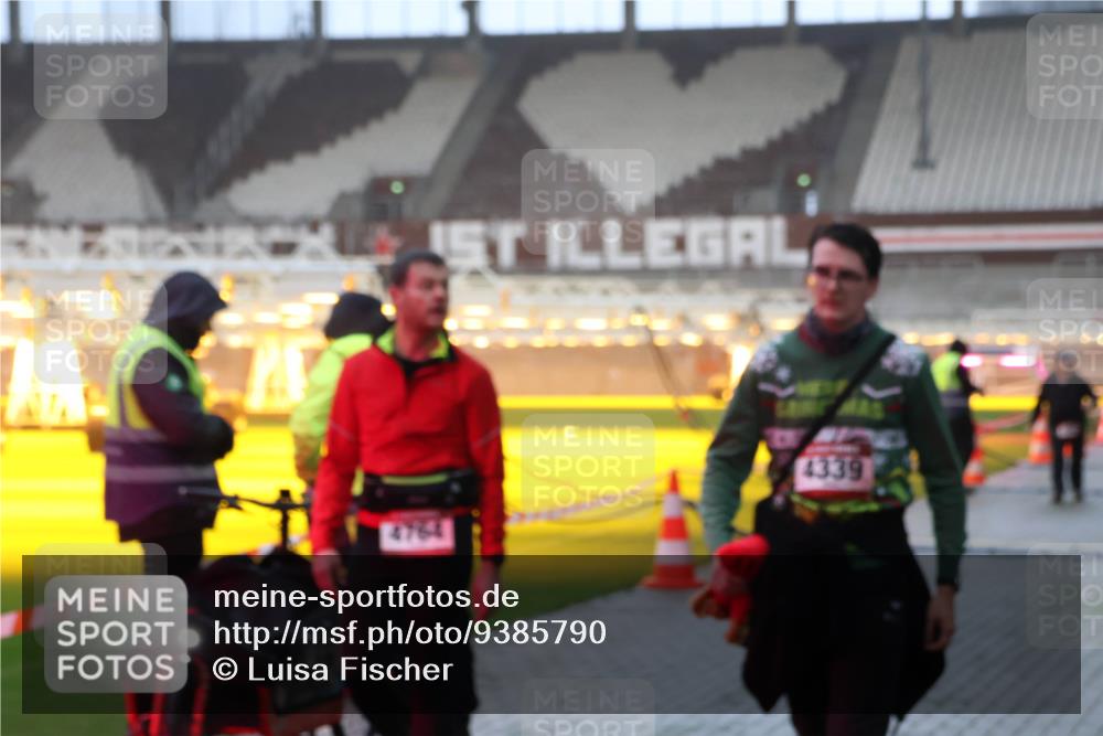07.12.2025 - St. Pauli X-Mass-Run No. 15 Luisa Fischer http://msf.ph/oto/9385790 07.12.2025 10:18:23 Ziel 78, 4764, 4339, 1161, 1162, 1963, 2663, 2725, 2952, 3606, 3804, 4127, 4227 meine-sportfotos.de