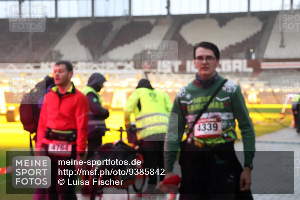 07.12.2025 - St. Pauli X-Mass-Run No. 15 Luisa Fischer http://msf.ph/oto/9385842 07.12.2025 10:18:24 Ziel 4764, 4339, 1161, 1162, 1963, 2663, 2952, 3606, 3804, 4127, 4227 meine-sportfotos.de