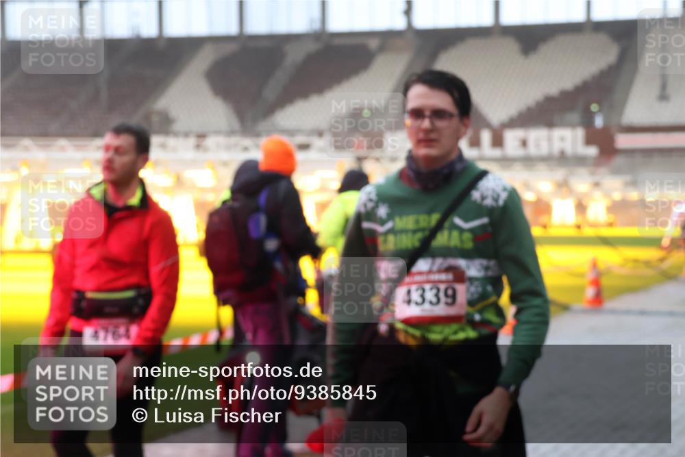 07.12.2025 - St. Pauli X-Mass-Run No. 15 Luisa Fischer http://msf.ph/oto/9385845 07.12.2025 10:18:25 Ziel 4764, 4339, 1161, 1162, 1963, 2663, 2952, 3606, 3608, 3804, 4127, 4227 meine-sportfotos.de