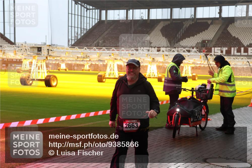 07.12.2025 - St. Pauli X-Mass-Run No. 15 Luisa Fischer http://msf.ph/oto/9385866 07.12.2025 10:18:40 Ziel 15, 2663, 243, 264, 269, 1963, 2049, 2663, 3520, 3606, 3608, 3804, 4227, 4540 meine-sportfotos.de