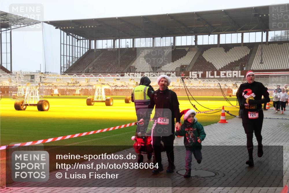 07.12.2025 - St. Pauli X-Mass-Run No. 15 Luisa Fischer http://msf.ph/oto/9386064 07.12.2025 10:19:18 Ziel 243, 721, 243, 264, 269, 721, 1034, 1607, 1671, 2152, 2631, 2925, 3455, 3520, 3724, 3862, 3975, 3976, 4330, 4331, 4436, 4437, 4438, 4473, 4475, 4498, 4521, 4522, 4524, 4540, 4547 meine-sportfotos.de