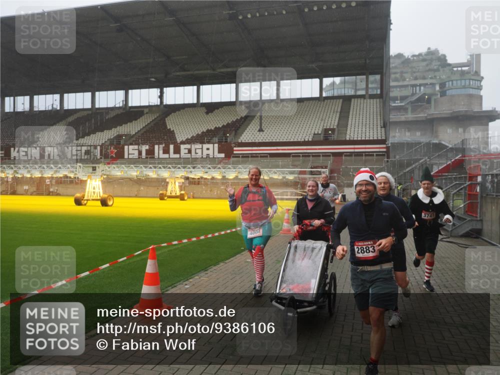 07.12.2025 - St. Pauli X-Mass-Run No. 15 Fabian Wolf http://msf.ph/oto/9386106 07.12.2025 10:15:02 Ziel 308, 762, 1363, 1867, 1869, 1873, 2883, 2891, 3741, 4001, 4004 meine-sportfotos.de