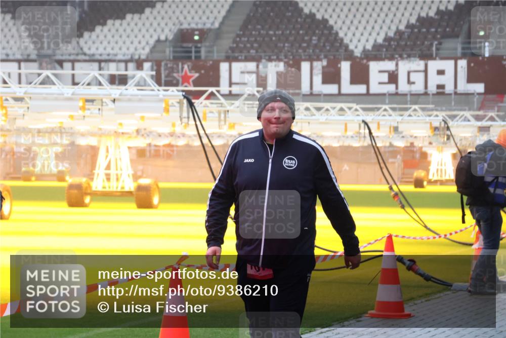 07.12.2025 - St. Pauli X-Mass-Run No. 15 Luisa Fischer http://msf.ph/oto/9386210 07.12.2025 10:19:34 Ziel 721, 1034, 2152, 3011, 3013, 3455, 3695, 3724, 3862, 3975, 3976, 4115, 4330, 4331, 4436, 4437, 4438, 4466, 4473, 4475, 4498, 4521, 4522, 4524, 4547 meine-sportfotos.de