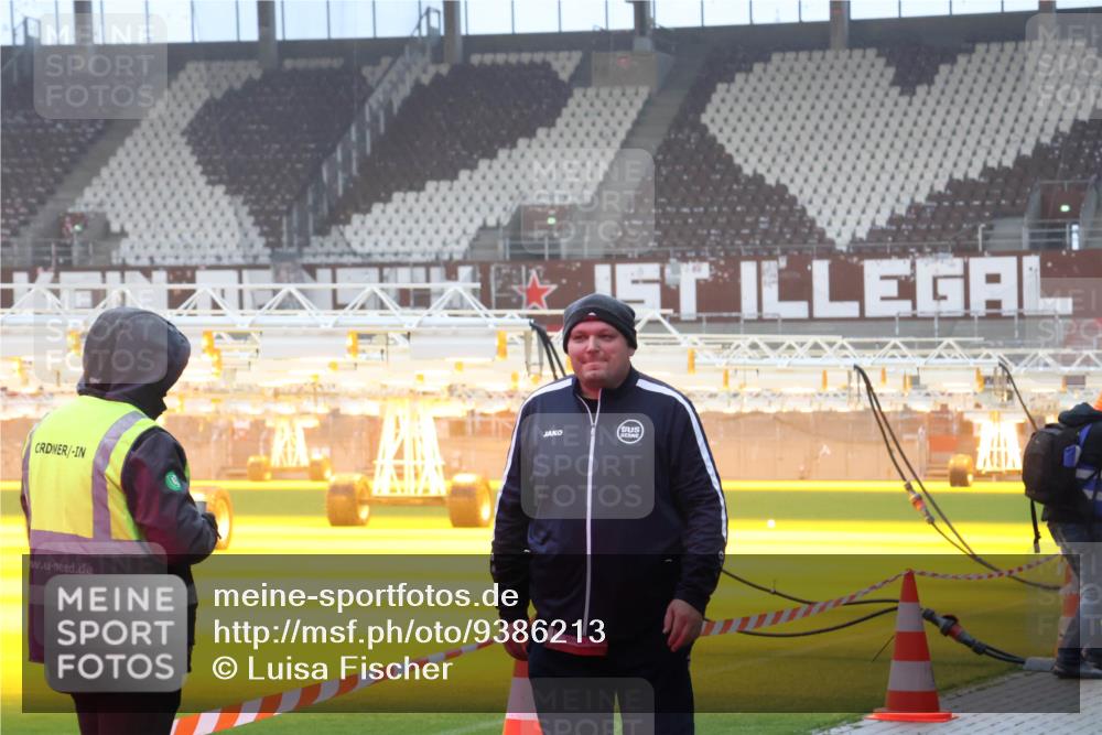 07.12.2025 - St. Pauli X-Mass-Run No. 15 Luisa Fischer http://msf.ph/oto/9386213 07.12.2025 10:19:34 Ziel 721, 1034, 2152, 3011, 3013, 3455, 3695, 3724, 3862, 3975, 3976, 4115, 4330, 4331, 4436, 4437, 4438, 4466, 4473, 4475, 4498, 4521, 4522, 4524, 4547 meine-sportfotos.de