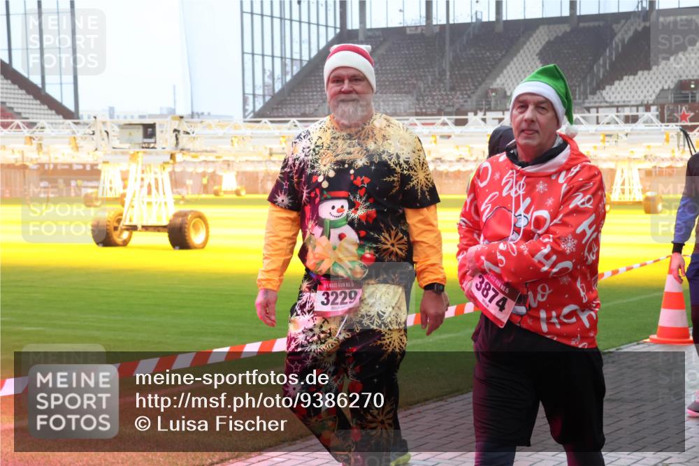 07.12.2025 - St. Pauli X-Mass-Run No. 15 Luisa Fischer http://msf.ph/oto/9386270 07.12.2025 10:19:48 Ziel 15, 3229, 15, 3874, 658, 661, 2750, 3011, 3013, 3455, 3695, 3724, 3975, 3976, 4038, 4074, 4115, 4330, 4331, 4436, 4437, 4438, 4466, 4473, 4475, 4498 meine-sportfotos.de