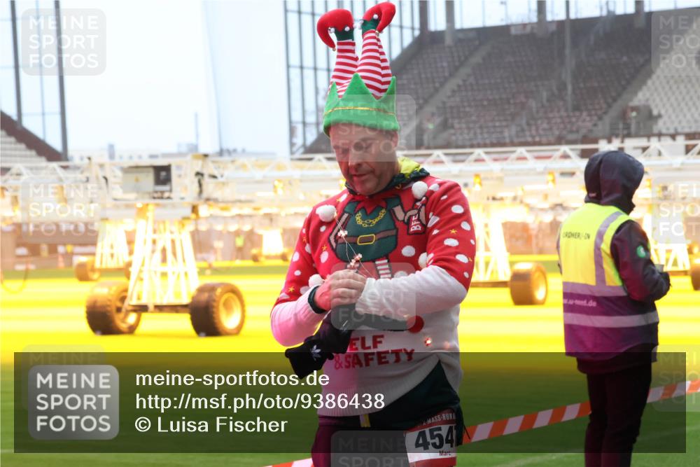 07.12.2025 - St. Pauli X-Mass-Run No. 15 Luisa Fischer http://msf.ph/oto/9386438 07.12.2025 10:20:07 Ziel 4541, 658, 661, 2750, 3011, 3013, 3695, 3893, 4038, 4074, 4115, 4466 meine-sportfotos.de