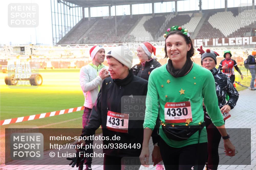 07.12.2025 - St. Pauli X-Mass-Run No. 15 Luisa Fischer http://msf.ph/oto/9386449 07.12.2025 10:20:10 Ziel 15, 4331, 15, 4330, 658, 661, 2238, 2750, 3011, 3013, 3695, 3846, 3871, 3893, 4038, 4074, 4115, 4466 meine-sportfotos.de