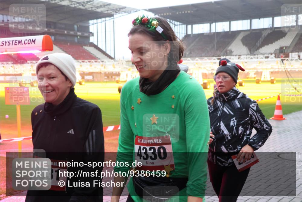 07.12.2025 - St. Pauli X-Mass-Run No. 15 Luisa Fischer http://msf.ph/oto/9386459 07.12.2025 10:20:11 Ziel 15, 4331, 15, 4330, 658, 661, 1364, 1903, 2238, 2750, 2751, 3011, 3013, 3695, 3846, 3871, 3893, 4038, 4074, 4115, 4466 meine-sportfotos.de