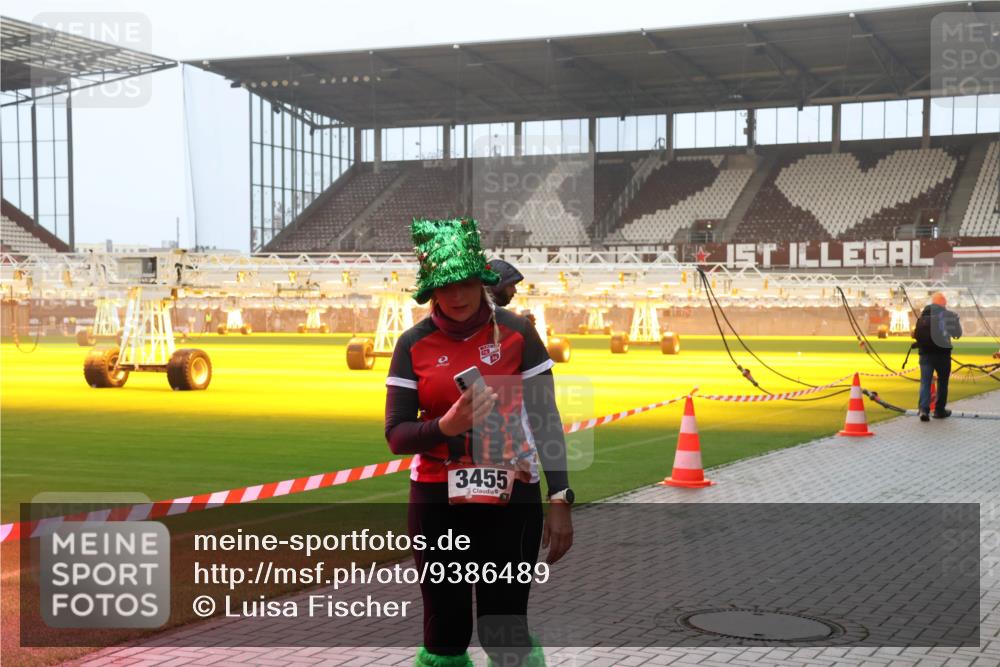 07.12.2025 - St. Pauli X-Mass-Run No. 15 Luisa Fischer http://msf.ph/oto/9386489 07.12.2025 10:20:19 Ziel 3455, 459, 658, 661, 1364, 1553, 1903, 2238, 2750, 2751, 3011, 3013, 3846, 3871, 3893, 4038, 4042, 4071, 4074 meine-sportfotos.de