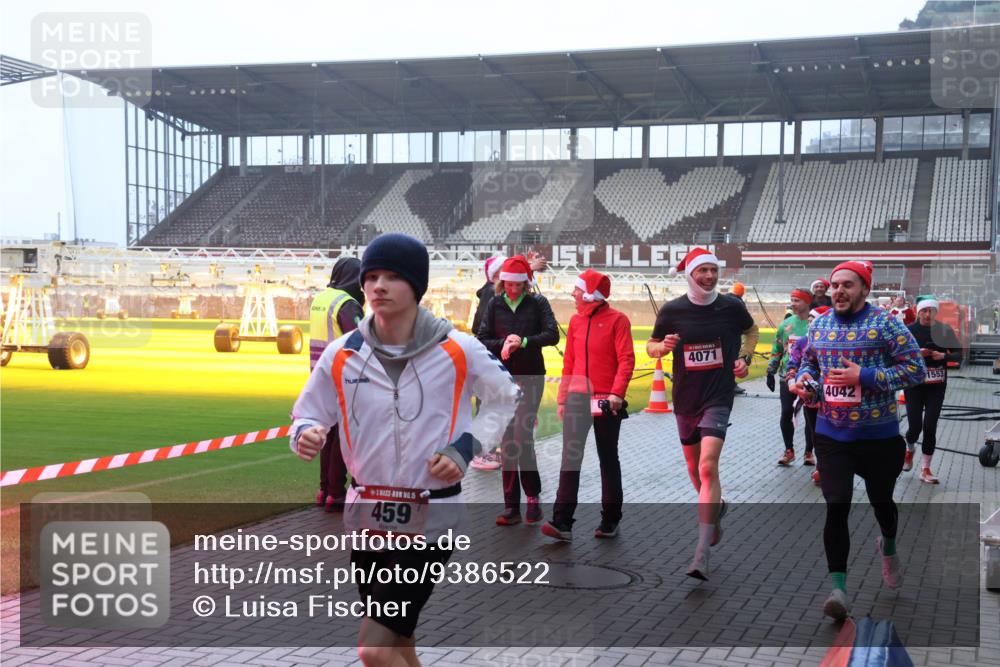 07.12.2025 - St. Pauli X-Mass-Run No. 15 Luisa Fischer http://msf.ph/oto/9386522 07.12.2025 10:20:34 Ziel 15, 459, 4071, 4042, 1553, 447, 452, 459, 461, 478, 1364, 1553, 1903, 2187, 2238, 2751, 2855, 3473, 3832, 3846, 3871, 3893, 4042, 4071, 4116, 4503, 4523 meine-sportfotos.de