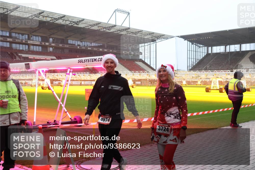 07.12.2025 - St. Pauli X-Mass-Run No. 15 Luisa Fischer http://msf.ph/oto/9386623 07.12.2025 10:20:46 Ziel 4074, 5, 3724, 447, 452, 459, 461, 478, 1016, 1076, 1364, 1466, 1553, 1903, 2187, 2238, 2751, 2855, 3473, 3832, 3846, 3871, 3893, 4042, 4071, 4116, 4490, 4503, 4523 meine-sportfotos.de