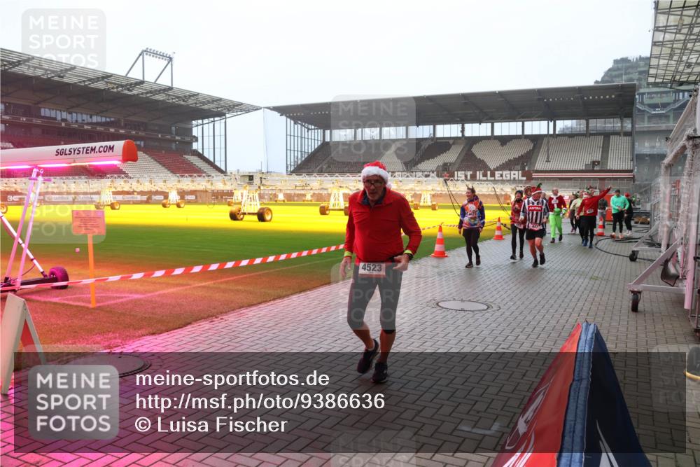 07.12.2025 - St. Pauli X-Mass-Run No. 15 Luisa Fischer http://msf.ph/oto/9386636 07.12.2025 10:20:49 Ziel 4523, 4522, 447, 452, 459, 461, 478, 1016, 1076, 1364, 1466, 1553, 1903, 2187, 2238, 2751, 2855, 3473, 3832, 3846, 3871, 3893, 4042, 4071, 4116, 4490, 4503, 4517, 4523 meine-sportfotos.de