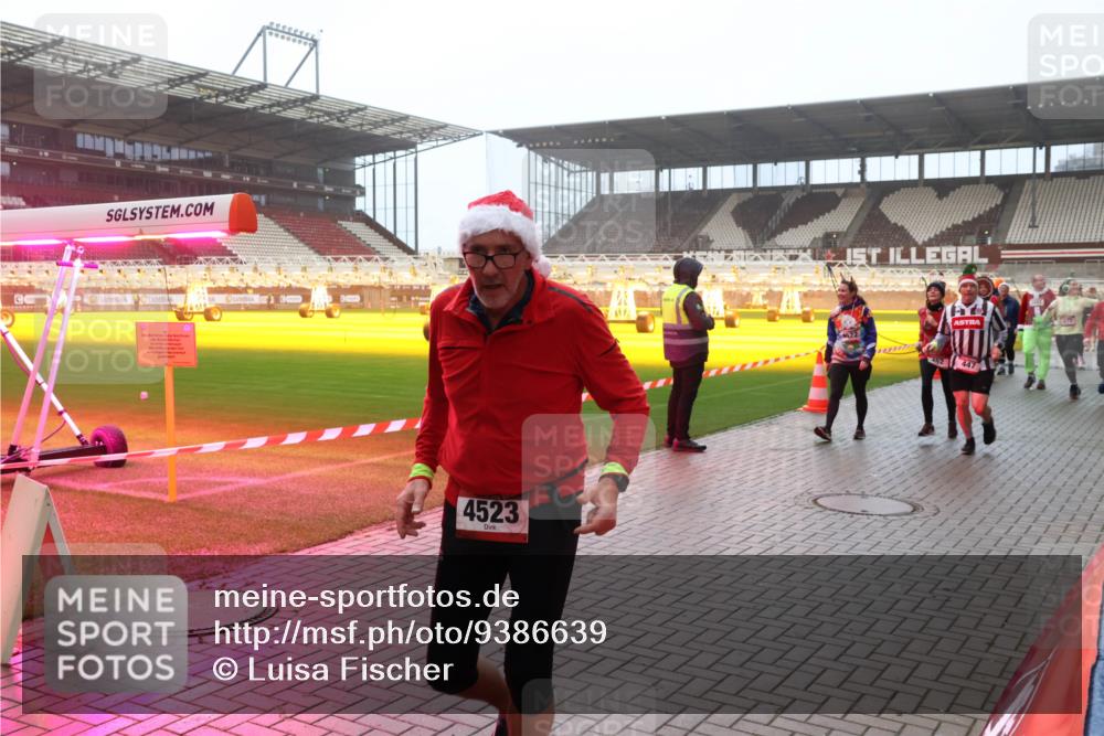 07.12.2025 - St. Pauli X-Mass-Run No. 15 Luisa Fischer http://msf.ph/oto/9386639 07.12.2025 10:20:50 Ziel 4523, 452, 447, 447, 452, 459, 461, 478, 1016, 1076, 1364, 1466, 1553, 1903, 2187, 2238, 2751, 2855, 3473, 3832, 3846, 3871, 3893, 4042, 4071, 4116, 4490, 4503, 4517, 4523 meine-sportfotos.de