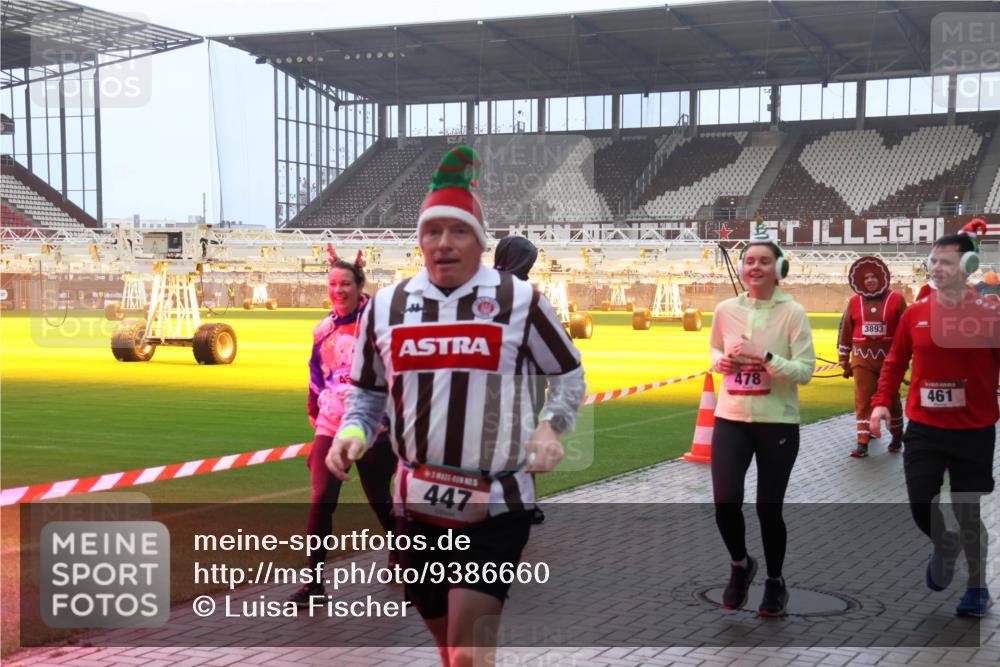 07.12.2025 - St. Pauli X-Mass-Run No. 15 Luisa Fischer http://msf.ph/oto/9386660 07.12.2025 10:20:53 Ziel 478, 5, 447, 3893, 461, 392, 447, 452, 459, 461, 478, 1016, 1076, 1364, 1466, 1553, 1903, 2187, 2238, 2751, 2855, 3473, 3832, 3846, 3871, 4042, 4071, 4116, 4490, 4503, 4517, 4523 meine-sportfotos.de