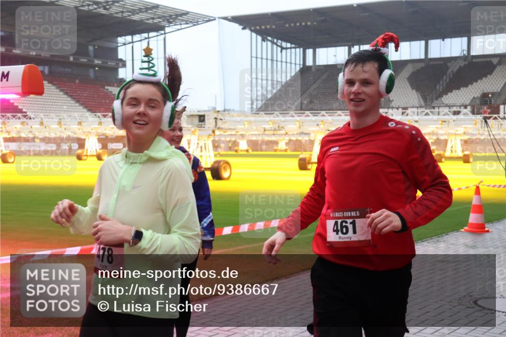07.12.2025 - St. Pauli X-Mass-Run No. 15 Luisa Fischer http://msf.ph/oto/9386667 07.12.2025 10:20:55 Ziel 30, 478, 15, 461, 392, 447, 452, 459, 461, 478, 1016, 1076, 1364, 1466, 1553, 1903, 2187, 2238, 2751, 2855, 3473, 3832, 3846, 3871, 4042, 4071, 4116, 4490, 4503, 4517, 4523 meine-sportfotos.de