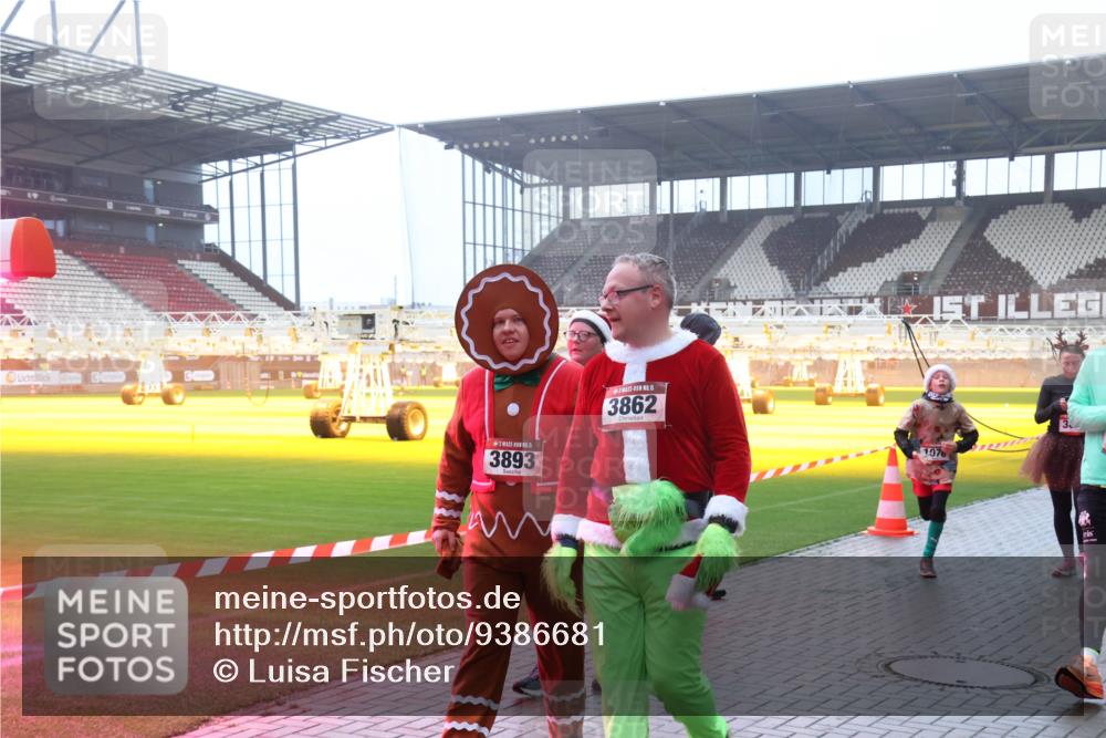 07.12.2025 - St. Pauli X-Mass-Run No. 15 Luisa Fischer http://msf.ph/oto/9386681 07.12.2025 10:21:00 Ziel 3893, 15, 3862, 1976, 392, 447, 452, 459, 461, 478, 1016, 1076, 1466, 1553, 2187, 2799, 2855, 3473, 3832, 4042, 4071, 4116, 4490, 4503, 4517, 4523 meine-sportfotos.de