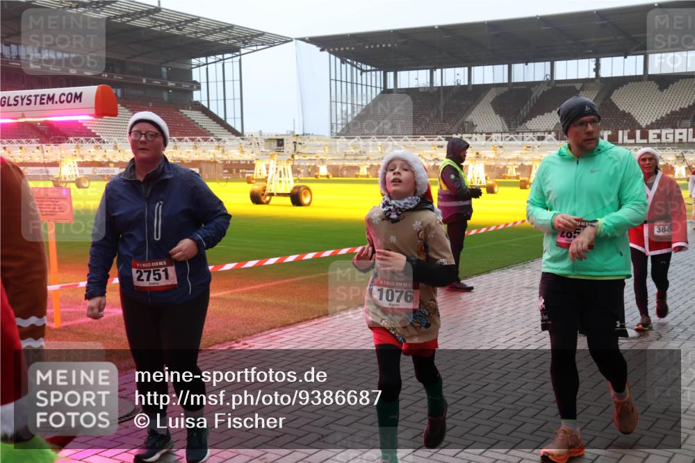 07.12.2025 - St. Pauli X-Mass-Run No. 15 Luisa Fischer http://msf.ph/oto/9386687 07.12.2025 10:21:02 Ziel 2751, 15, 1076, 3846, 392, 447, 452, 459, 461, 478, 1016, 1076, 1466, 1553, 2187, 2799, 2855, 3473, 3832, 4042, 4071, 4116, 4490, 4503, 4517, 4523 meine-sportfotos.de